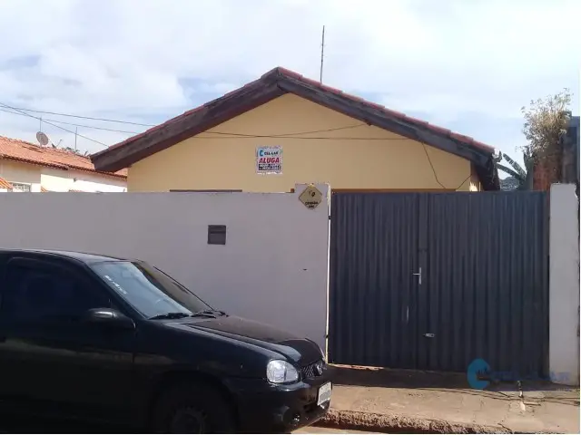 Casa com 2 Quartos para Alugar por R$ 650/Mês Rua José Miguel, 20-38 - Vila São João do Ipiranga, Bauru - SP