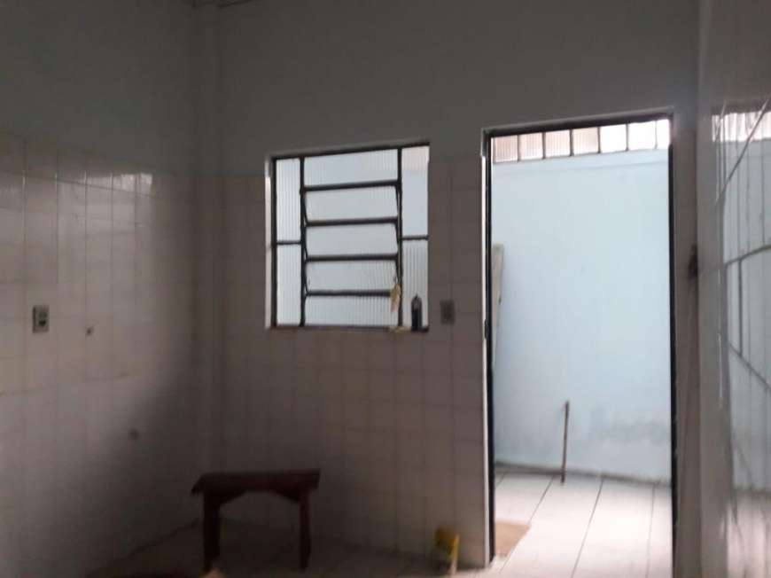 Casa com 2 Quartos para Alugar por R$ 900/Mês Cidade Morumbi, São José dos Campos - SP