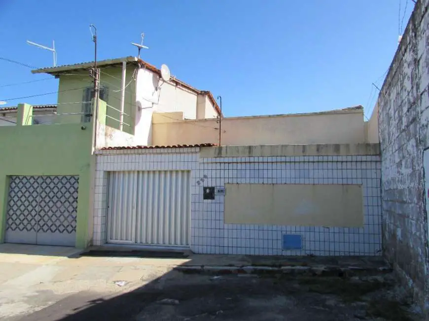 Casa com 4 Quartos à Venda, 88 m² por R$ 350.000 Aerolândia, Fortaleza - CE