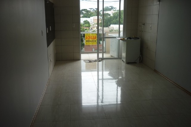 Apartamento com 2 Quartos para Alugar, 64 m² por R$ 850/Mês Sagrada Família, Caxias do Sul - RS