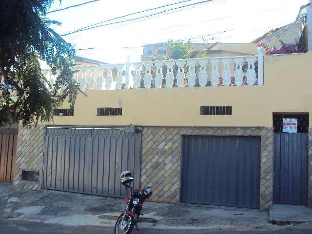 Casa com 3 Quartos para Alugar, 180 m² por R$ 800/Mês Serra Verde, Belo Horizonte - MG