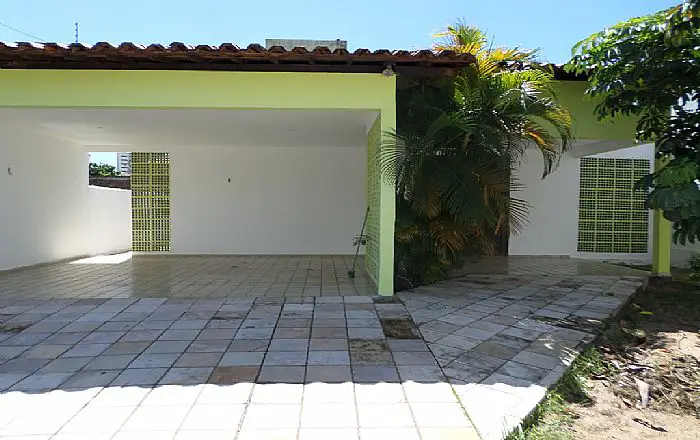 Casa com 4 Quartos para Alugar, 320 m² por R$ 2.000/Mês Neópolis, Natal - RN