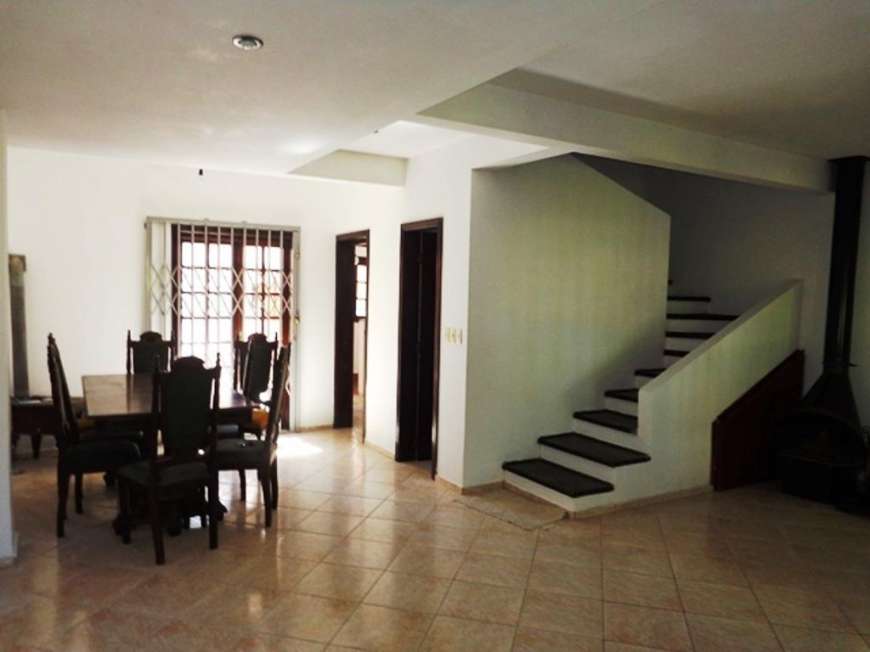 Casa com 3 Quartos para Alugar, 100 m² por R$ 1.900/Mês Rua dos Guenoas - Guarujá, Porto Alegre - RS