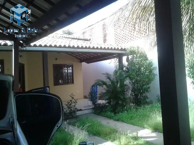 Casa com 3 Quartos para Alugar, 200 m² por R$ 3.200/Mês Rua Brisa do Mar - Ipitanga, Lauro de Freitas - BA