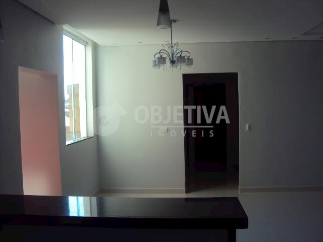 Apartamento com 3 Quartos para Alugar, 200 m² por R$ 2.900/Mês Santa Mônica, Uberlândia - MG