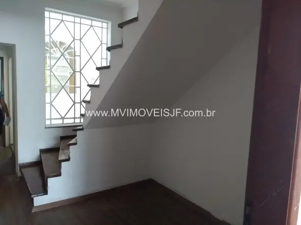 Casa com 5 Quartos para Alugar por R$ 3.500/Mês Centro, Juiz de Fora - MG