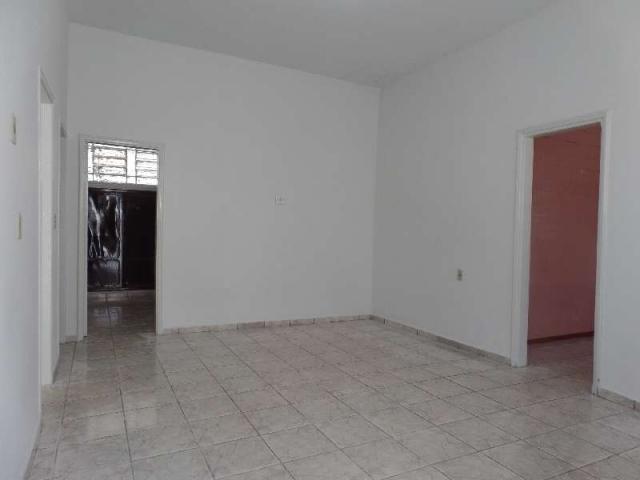 Casa com 3 Quartos para Alugar, 80 m² por R$ 880/Mês Rua 20, 393 - Setor Central, Goiânia - GO