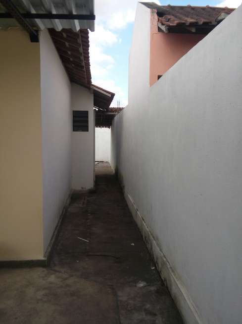 Casa com 2 Quartos para Alugar, 48 m² por R$ 450/Mês Rua Fábio de Sousa Oliveira, 376 - Serrotão , Campina Grande - PB