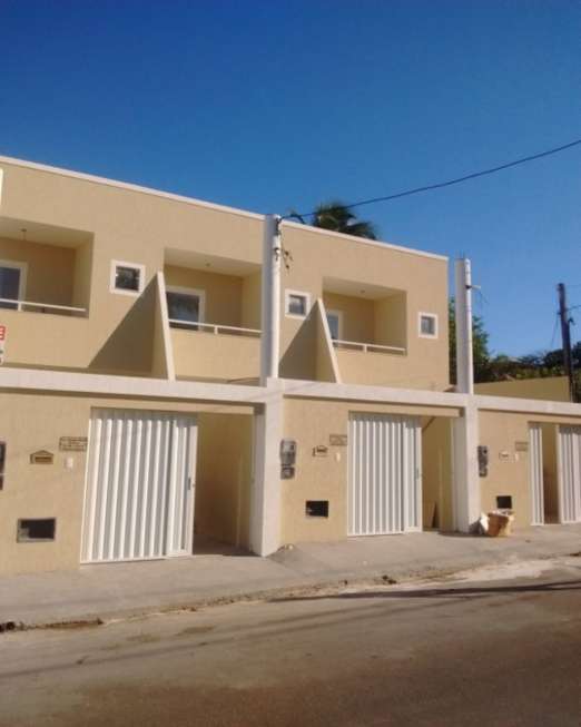 Casa com 2 Quartos para Alugar, 85 m² por R$ 1.600/Mês Ipitanga, Lauro de Freitas - BA