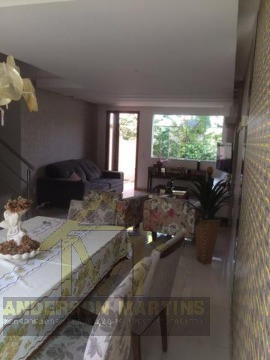 Casa com 3 Quartos à Venda, 240 m² por R$ 1.600.000 Campo Grande, Cariacica - ES
