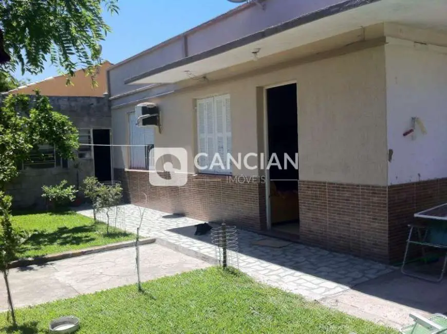 Casa com 3 Quartos à Venda, 125 m² por R$ 420.000 Rua Izidoro Grassi - Nossa Senhora Medianeira, Santa Maria - RS