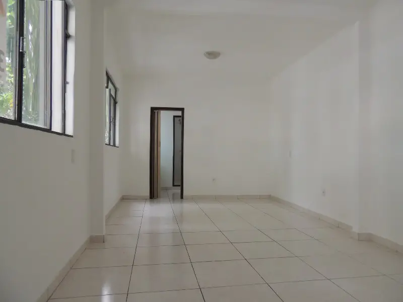 Kitnet com 1 Quarto para Alugar, 40 m² por R$ 880/Mês Avenida Antônio Olímpio de Morais, 858 - Centro, Divinópolis - MG