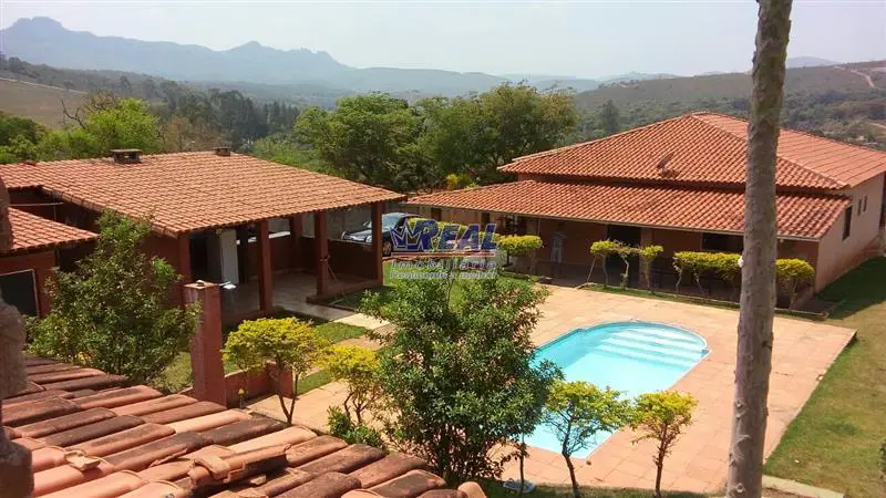 Chácara com 4 Quartos à Venda, 2000 m² por R$ 450.000 Pinheiros, Itatiaiuçu - MG