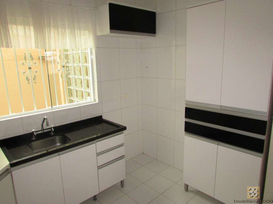Sobrado com 3 Quartos para Alugar, 77 m² por R$ 1.300/Mês Rua Olávio Barwik, 344 - Cachoeira, Curitiba - PR