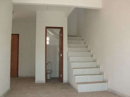 Casa com 2 Quartos para Alugar por R$ 800/Mês Alterosas, Serra - ES