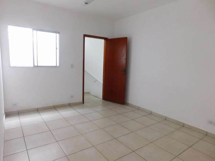 Casa com 3 Quartos para Alugar, 85 m² por R$ 1.100/Mês Cidade Morumbi, São José dos Campos - SP