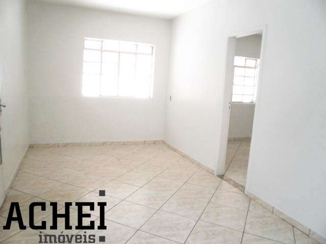 Casa com 3 Quartos para Alugar, 280 m² por R$ 1.800/Mês Rua Espírito Santo - Centro, Divinópolis - MG