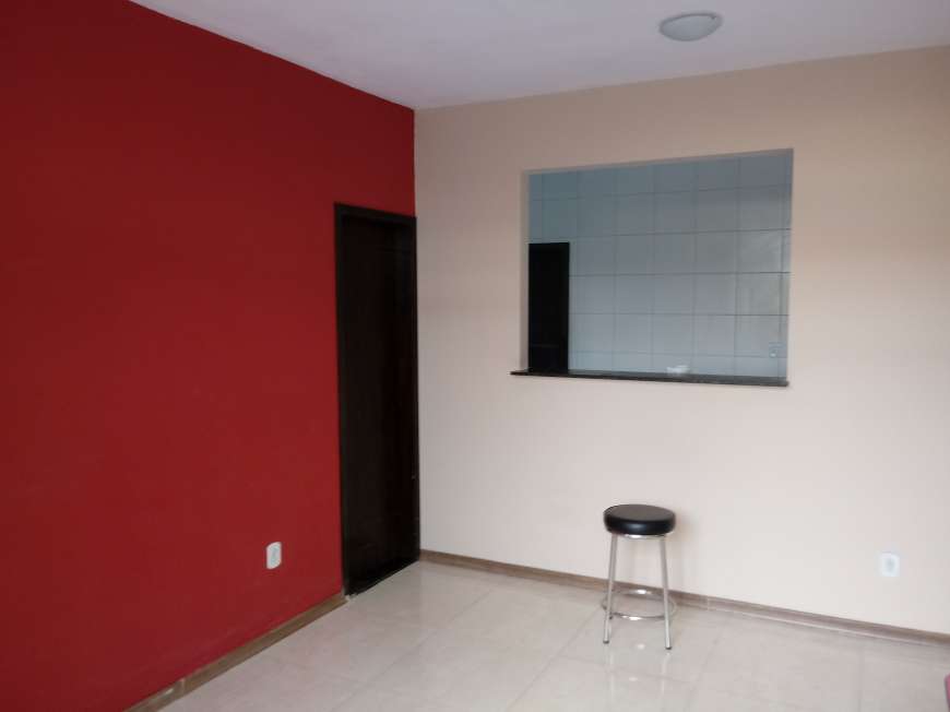 Casa com 2 Quartos para Alugar, 100 m² por R$ 900/Mês Rua Bulhões Marcial, 679 - Vigário Geral, Rio de Janeiro - RJ
