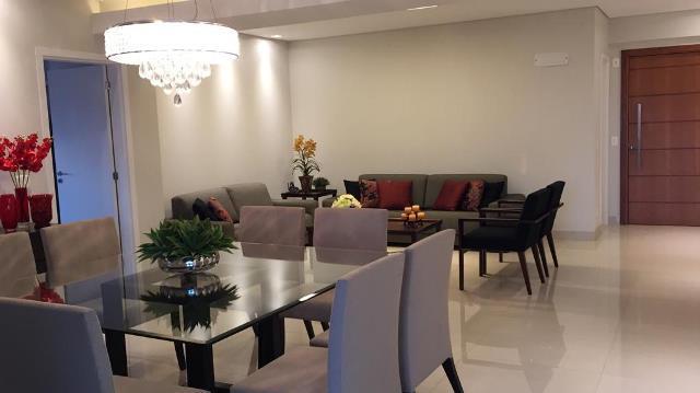 Apartamento com 3 Quartos à Venda, 212 m² por R$ 1.350.000 Mercês, Uberaba - MG