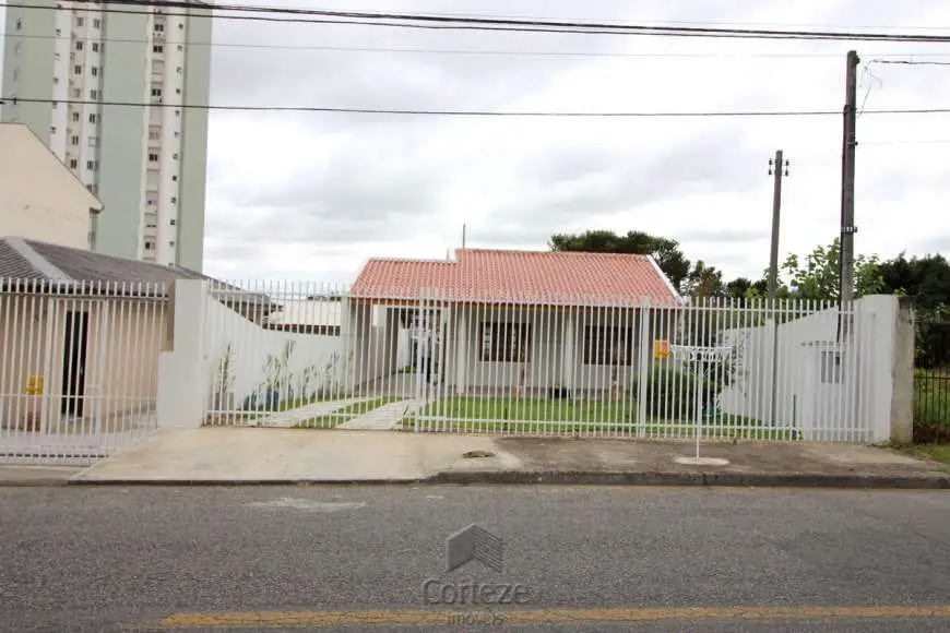Casa com 3 Quartos à Venda, 80 m² por R$ 749.000 Rua Colombo, 1087 - Centro, São José dos Pinhais - PR
