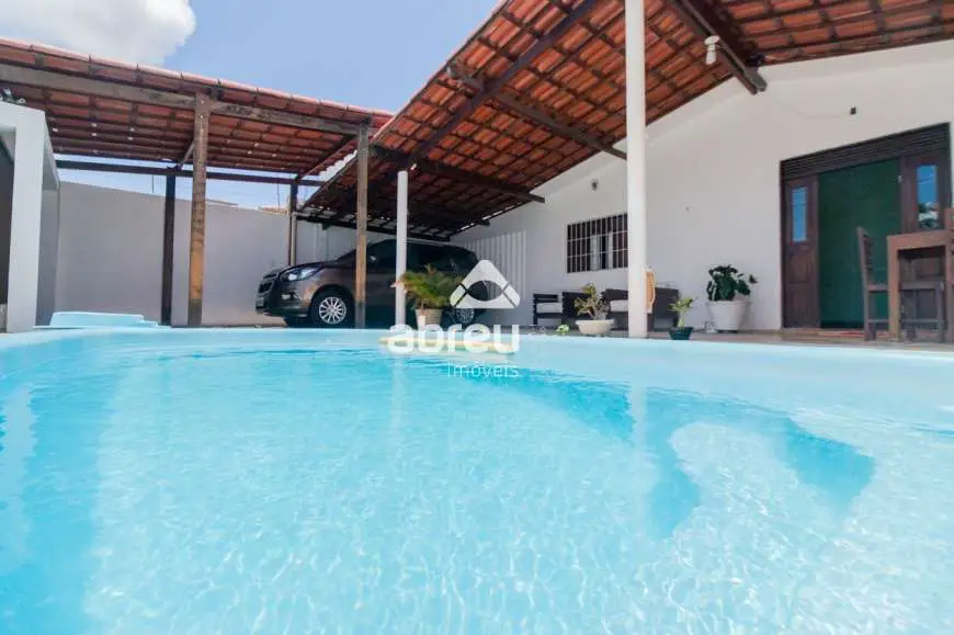 Casa com 3 Quartos à Venda, 199 m² por R$ 350.000 Rua Cananéia, 98 - Pitimbu, Natal - RN