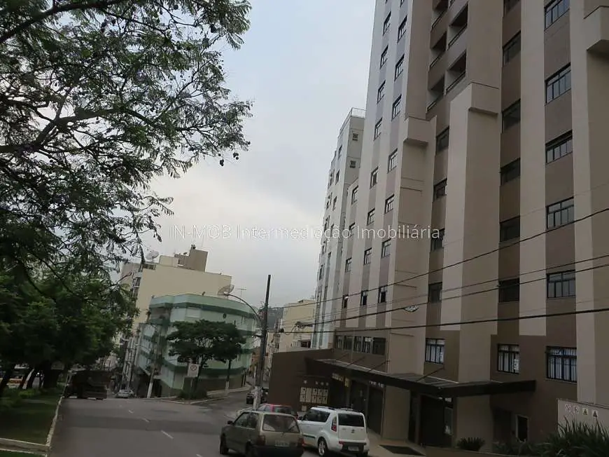 Apartamento com 3 Quartos para Alugar por R$ 1.200/Mês Boa Vista, Juiz de Fora - MG