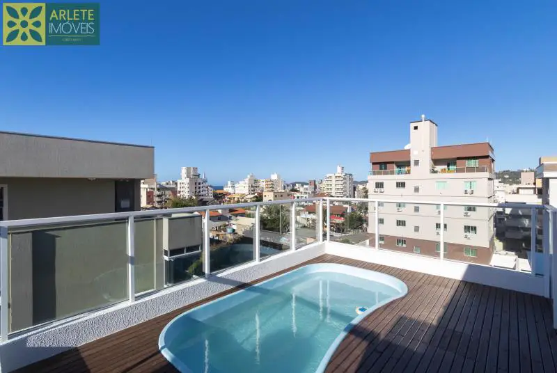 Apartamento com 3 Quartos para Alugar, 130 m² por R$ 850/Dia Rua Cardeal - Bombas, Bombinhas - SC
