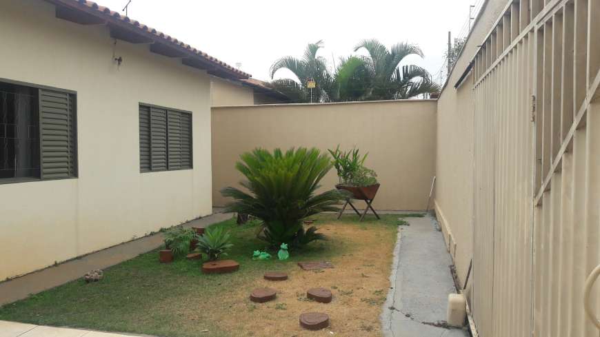 Casa com 3 Quartos à Venda, 177 m² por R$ 255.000 Rua Dão Barbosa, 1 - Jardim Ipiranga, Aparecida de Goiânia - GO