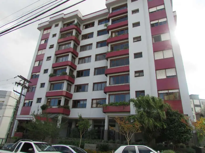 Apartamento com 3 Quartos para Alugar, 210 m² por R$ 2.000/Mês Centro, Caxias do Sul - RS