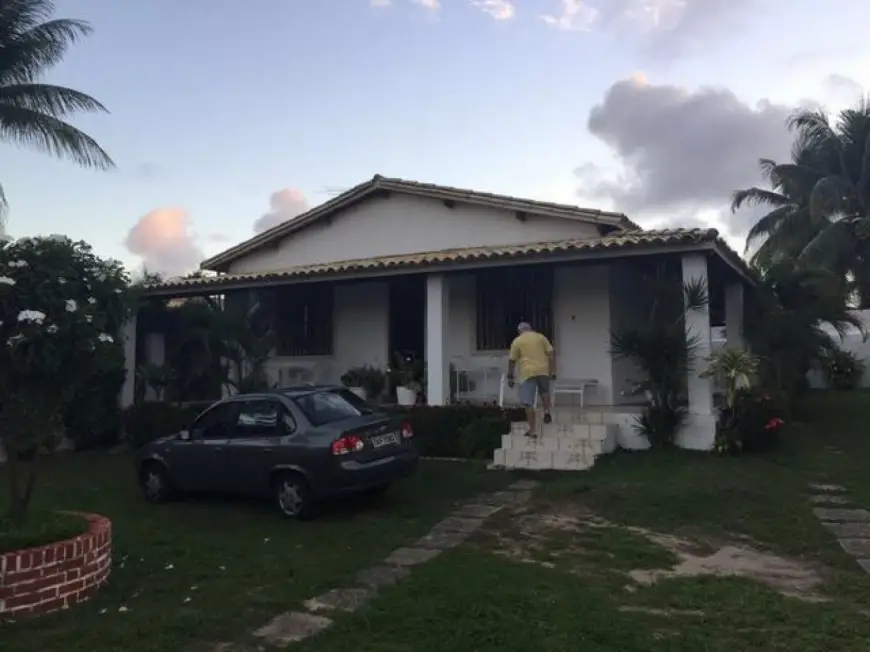 Casa com 3 Quartos para Alugar, 370 m² por R$ 1.900/Mês Ipitanga, Lauro de Freitas - BA