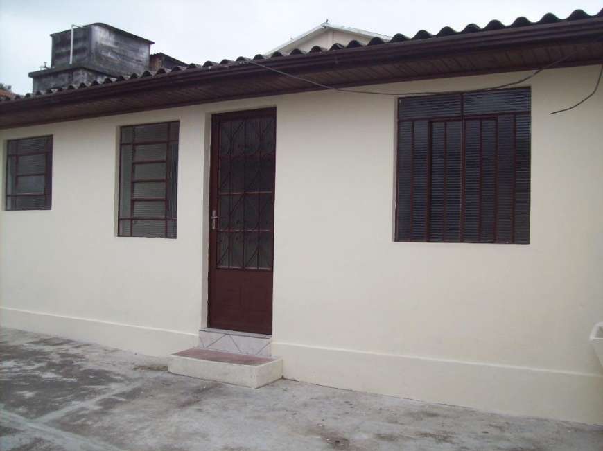 Casa com 1 Quarto para Alugar por R$ 450/Mês Rua Eleonora Faria Costa da Silva, 127 - Capão Raso, Curitiba - PR