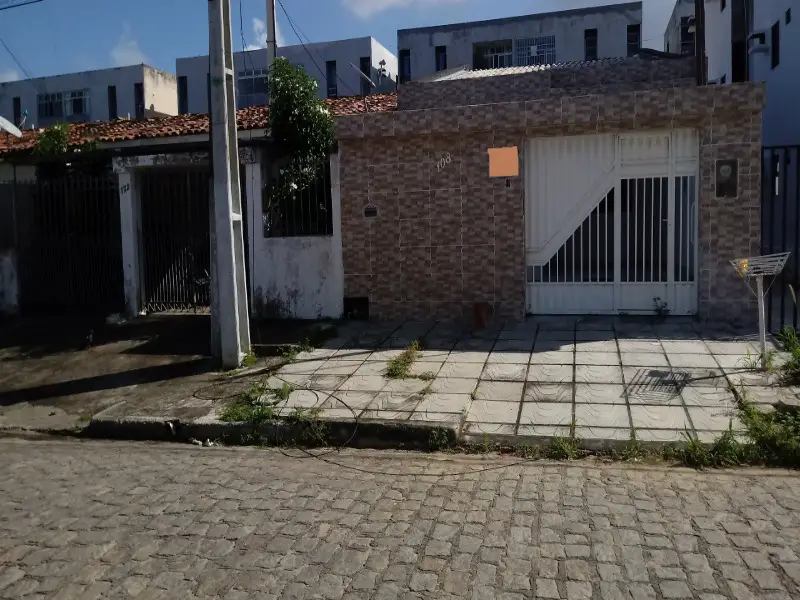 Casa com 2 Quartos à Venda, 90 m² por R$ 250.000 Pinheiro, Maceió - AL