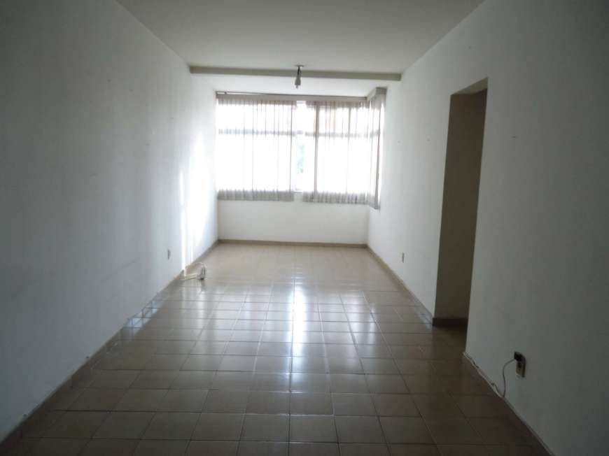 Apartamento com 3 Quartos para Alugar, 75 m² por R$ 650/Mês Rua Jaime Vasconcelos, 577 - Mucuripe, Fortaleza - CE