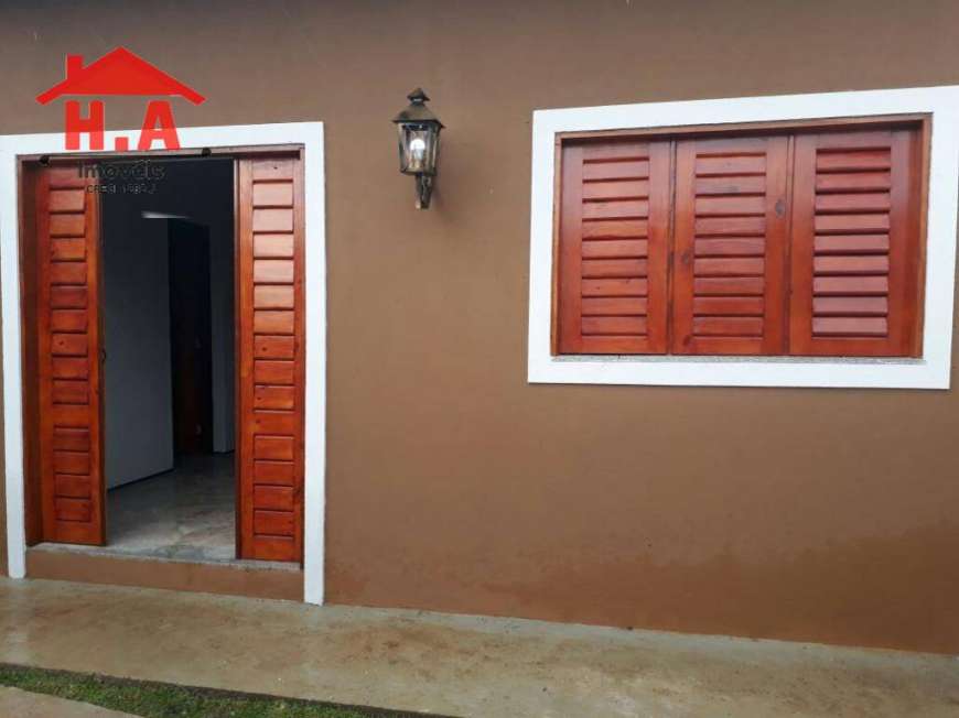 Casa com 3 Quartos à Venda, 150 m² por R$ 180.000 Centro, Baturité - CE