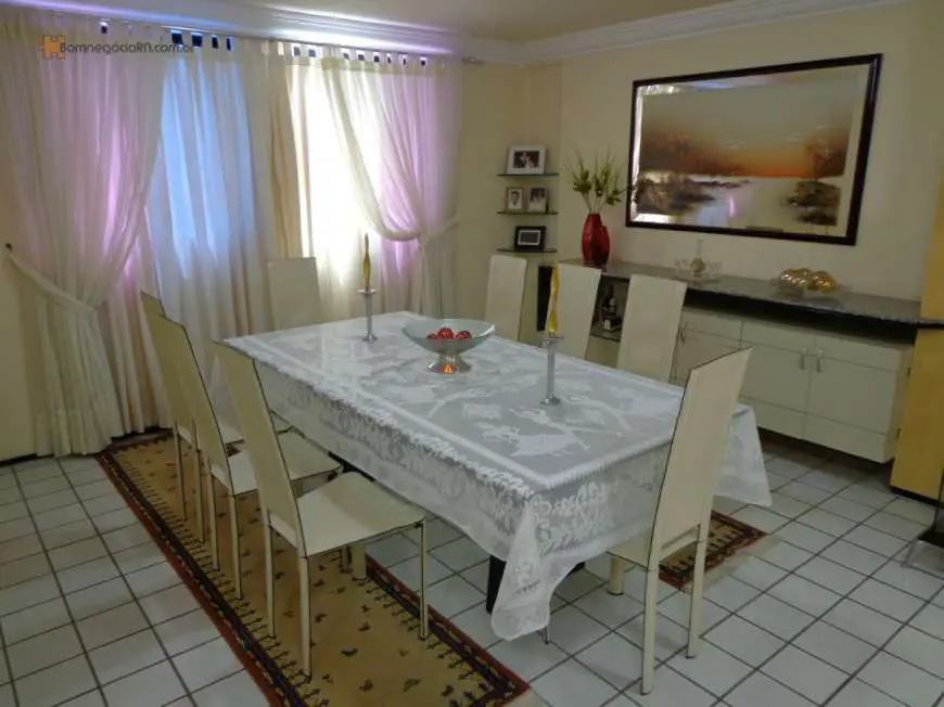 Apartamento com 4 Quartos à Venda, 220 m² por R$ 950.000 Rua Desembargador Túlio Bezerra de Melo - Candelária, Natal - RN