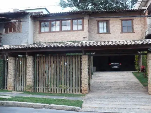 Sobrado com 4 Quartos à Venda, 264 m² por R$ 800.000 Rua Nicanor Carvalho - Álvaro Camargos, Belo Horizonte - MG