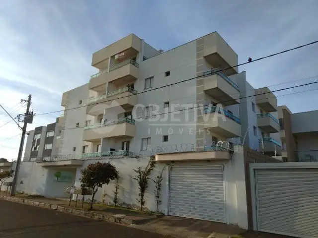 Apartamento com 3 Quartos para Alugar, 88 m² por R$ 1.200/Mês Laranjeiras, Uberlândia - MG