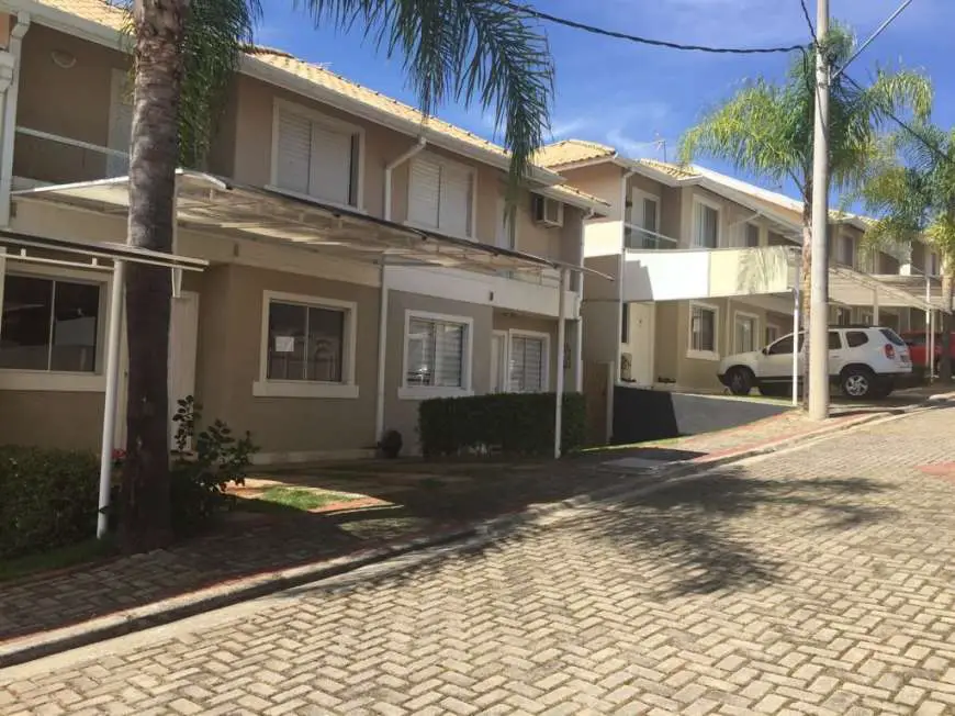Casa de Condomínio com 3 Quartos para Alugar, 80 m² por R$ 2.000/Mês Jardim Veneza, São José dos Campos - SP