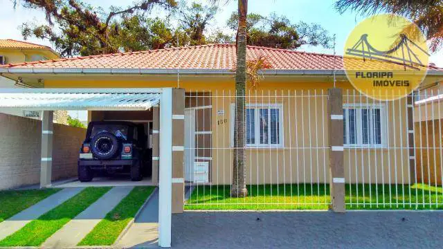 Casa com 3 Quartos à Venda, 110 m² por R$ 450.000 Rua Waldemar Pedro de Oliveira, 150 - Passa Vinte, Palhoça - SC