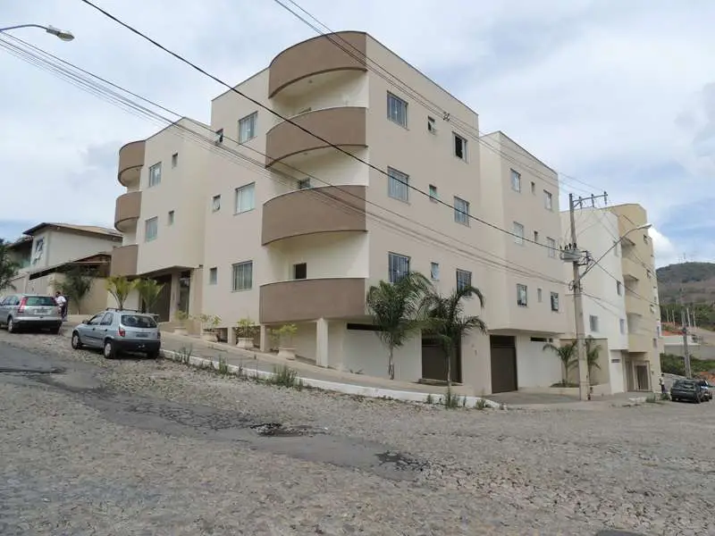 Apartamento com 3 Quartos para Alugar por R$ 850/Mês Rua Cotovias, 295 - Dona Lode, Cláudio - MG