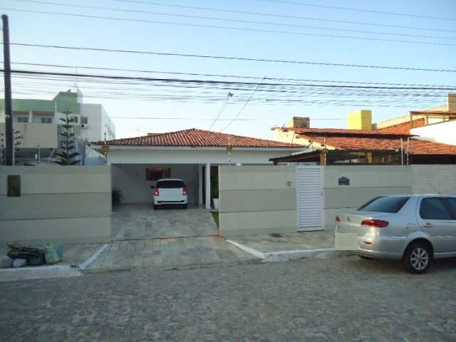 Casa com 3 Quartos à Venda, 180 m² por R$ 580.000 Jardim Cidade Universitária, João Pessoa - PB