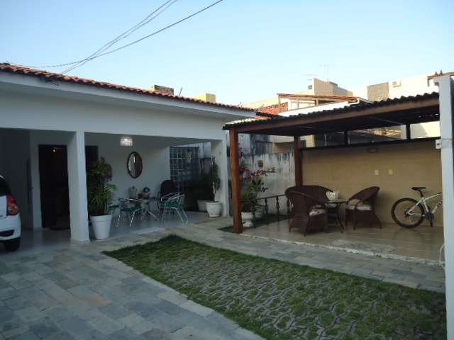 Casa com 3 Quartos à Venda, 180 m² por R$ 580.000 Jardim Cidade Universitária, João Pessoa - PB