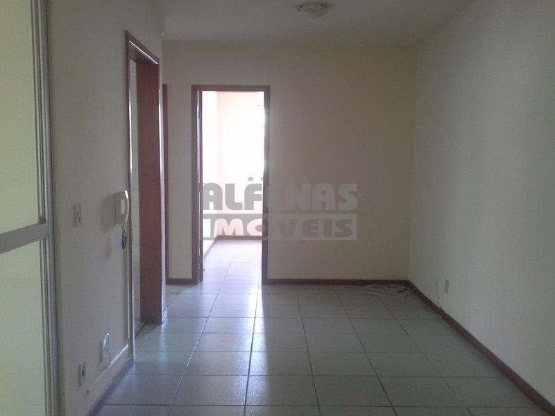 Apartamento com 3 Quartos para Alugar, 68 m² por R$ 790/Mês Rua Três - Monte Castelo, Contagem - MG