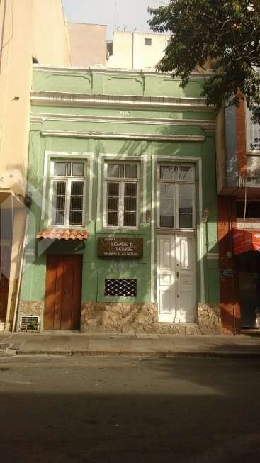 Casa com 5 Quartos à Venda, 300 m² por R$ 940.000 Rua Riachuelo, 723 - Centro Histórico, Porto Alegre - RS