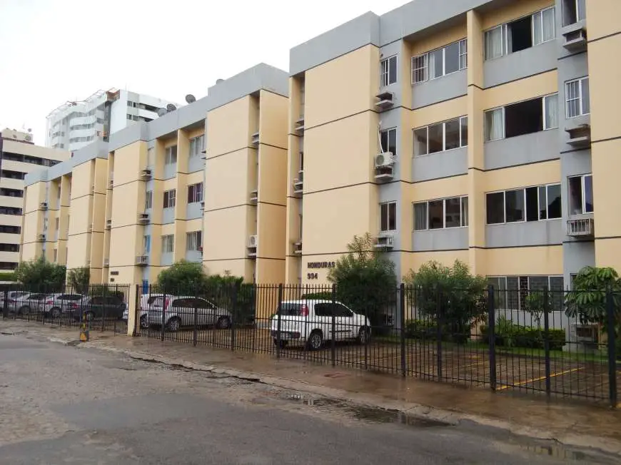 Apartamento com 3 Quartos para Alugar, 77 m² por R$ 900/Mês Rua Hélio Pradines, 974 - Ponta Verde, Maceió - AL