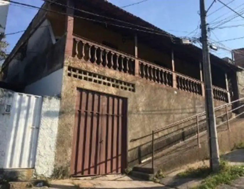 Casa com 3 Quartos à Venda, 360 m² por R$ 300.000 Califórnia, Belo Horizonte - MG