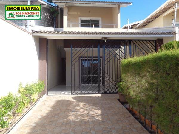 Casa com 3 Quartos para Alugar, 200 m² por R$ 1.900/Mês Rua Ministro Petrônio Portela - Edson Queiroz, Fortaleza - CE