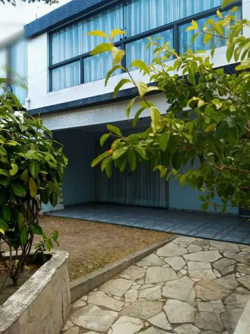 Casa com 3 Quartos para Alugar, 120 m² por R$ 2.600/Mês Rua Beijupirá, 0 - Itapuã, Salvador - BA