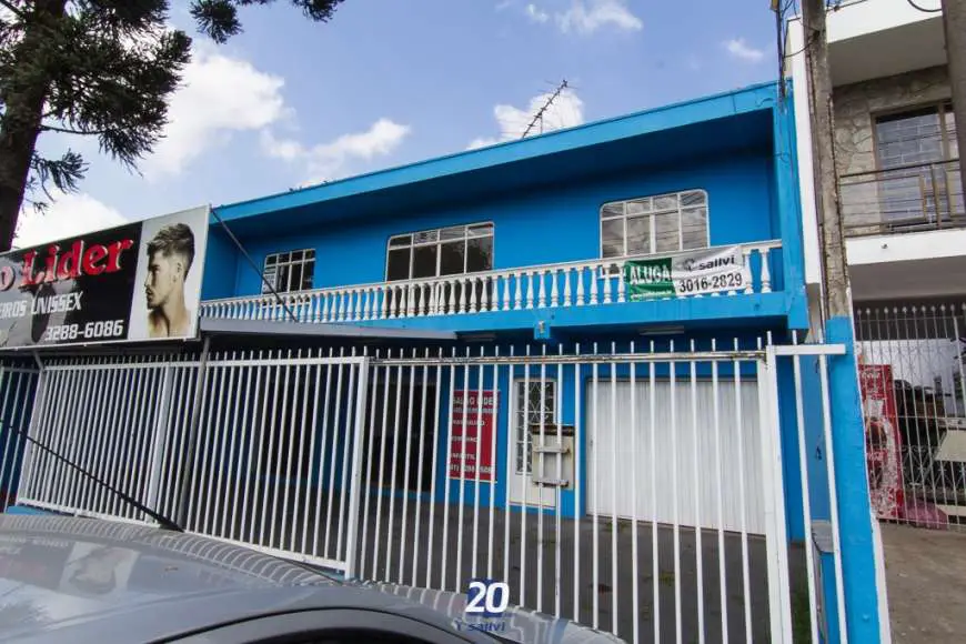 Sobrado com 3 Quartos para Alugar, 175 m² por R$ 1.500/Mês Avenida Frederico Lambertucci, 639 - Fazendinha, Curitiba - PR