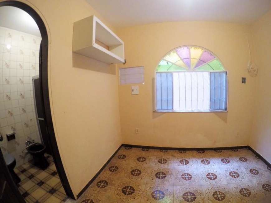 Casa com 2 Quartos para Alugar, 200 m² por R$ 1.200/Mês Rua Armando Fontes, 6373 - Compensa, Manaus - AM